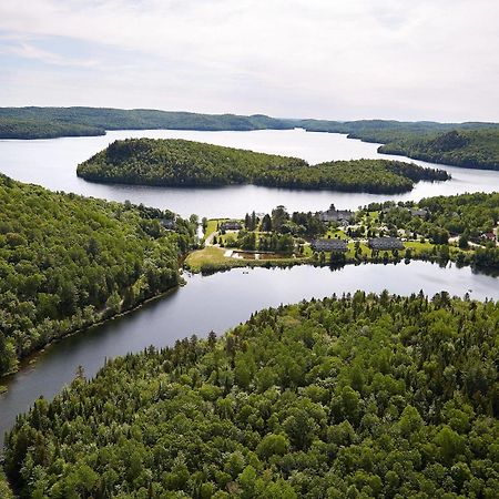Auberge Du Lac-A-L'Eau-Claire 상트-알렉시-데-몽 외부 사진
