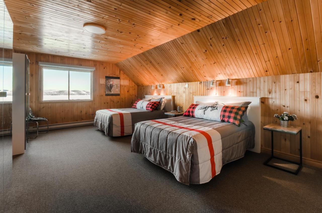 Auberge Du Lac-A-L'Eau-Claire 상트-알렉시-데-몽 외부 사진