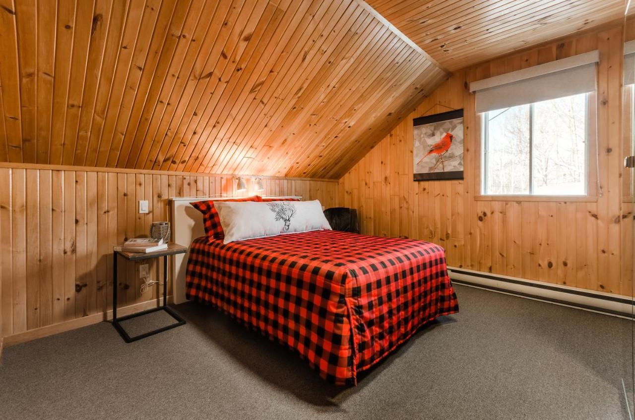 Auberge Du Lac-A-L'Eau-Claire 상트-알렉시-데-몽 외부 사진