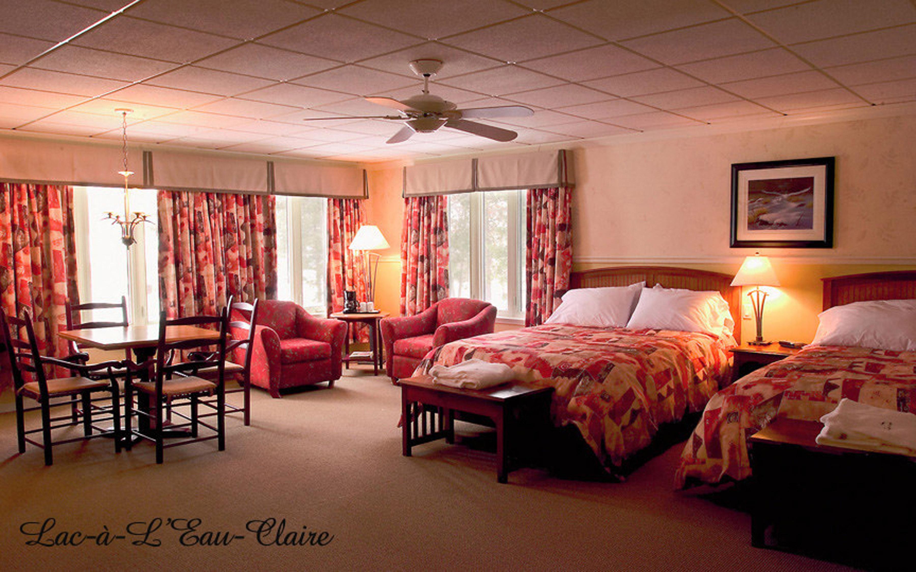 Auberge Du Lac-A-L'Eau-Claire 상트-알렉시-데-몽 외부 사진
