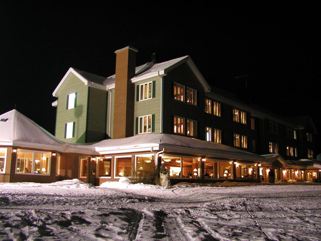 Auberge Du Lac-A-L'Eau-Claire 상트-알렉시-데-몽 외부 사진