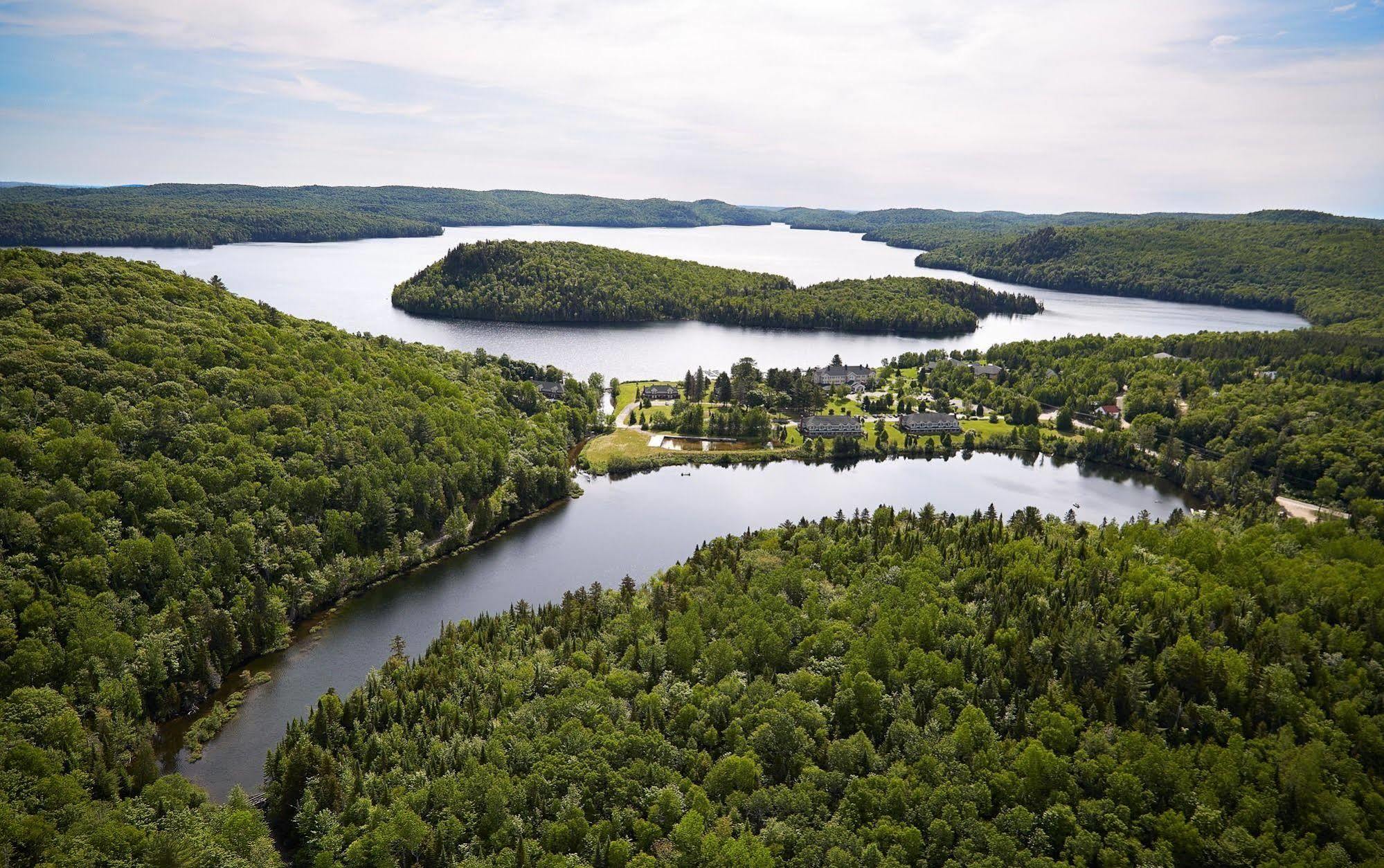 Auberge Du Lac-A-L'Eau-Claire 상트-알렉시-데-몽 외부 사진