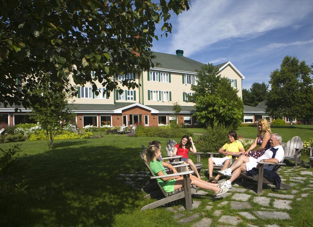 Auberge Du Lac-A-L'Eau-Claire 상트-알렉시-데-몽 외부 사진