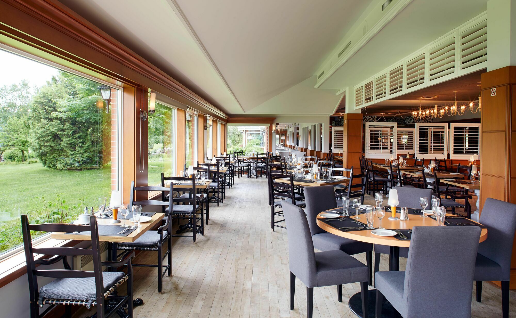 Auberge Du Lac-A-L'Eau-Claire 상트-알렉시-데-몽 외부 사진